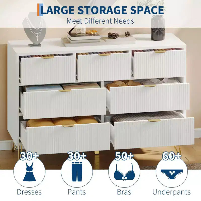 Commode 7 tiroirs cannelés pour chambre à coucher, chiffonnier haut et moderne avec poignée en métal et profil incurvé, organiseur de tiroirs en bois