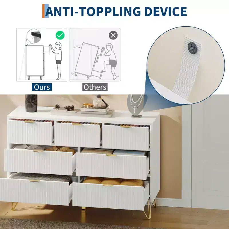 Commode 7 tiroirs cannelés pour chambre à coucher, chiffonnier haut et moderne avec poignée en métal et profil incurvé, organiseur de tiroirs en bois