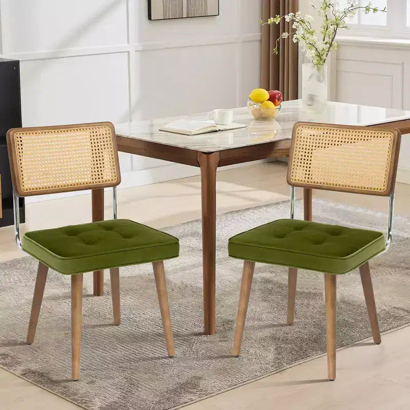 Chaises de salle à manger modernes avec dossier en rotin naturel tressé à la main et assise rembourrée, parfaites pour la cuisine et la salle à manger